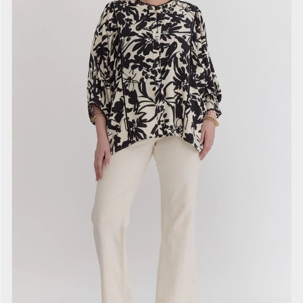 Entro black and white Abstract Blouse